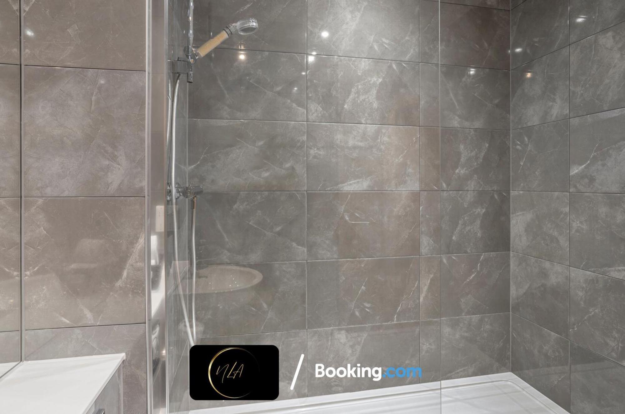 City Centre Apartment With Free Parking, 2 Bathrooms, Netflix And Wifi - Suitable For Contractors And Families - By Noor Luxury Accommodations Бирмингем Экстерьер фото
